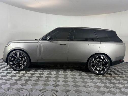 2023 Land Rover Range Rover P530 SE