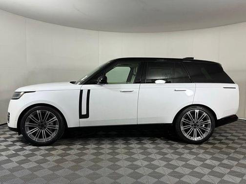 Ostuni Pearl White 2026 Land Rover Range Rover P400 SE