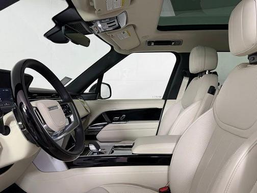 Ostuni Pearl White 2026 Land Rover Range Rover P400 SE
