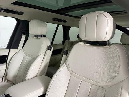 Ostuni Pearl White 2026 Land Rover Range Rover P400 SE