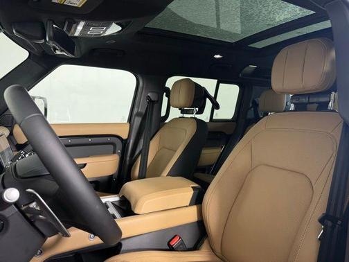 2025 Land Rover Defender P525 V8