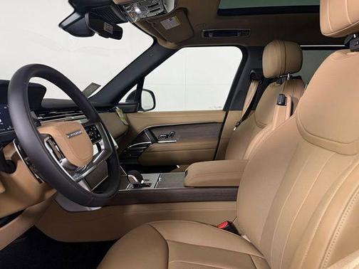 2026 Land Rover Range Rover P400 SE 7 Seat