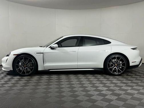 2021 Porsche Taycan Turbo