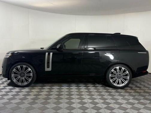 2025 Land Rover Range Rover P615 SV