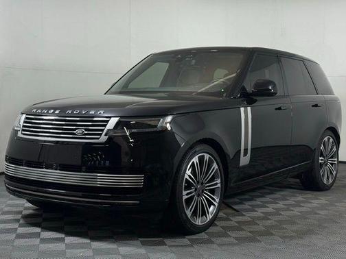 2025 Land Rover Range Rover P615 SV