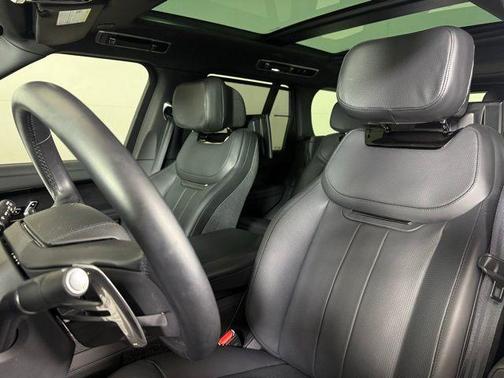 2025 Land Rover Range Rover P615 SV