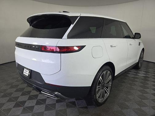 Fuji White 2026 Land Rover Range Rover Sport P360 SE