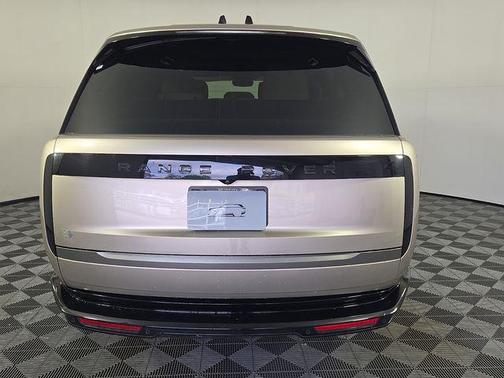 Batumi Gold 2023 Land Rover Range Rover P530 SE