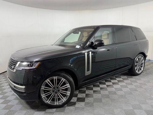 2025 Land Rover Range Rover P530 SE 7 Seat