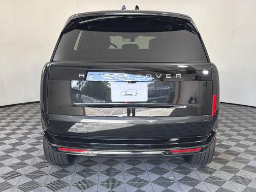Santorini Black 2027 Land Rover Range Rover SE