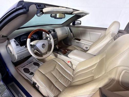 2005 Cadillac XLR Base