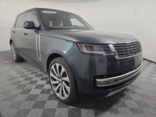 Belgravia Green 2025 Land Rover Range Rover P400 SE 7 Seat