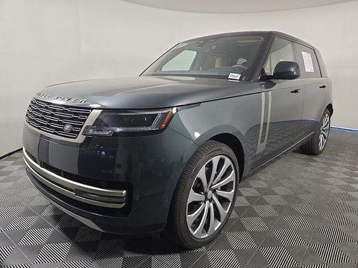 Belgravia Green 2025 Land Rover Range Rover P400 SE 7 Seat