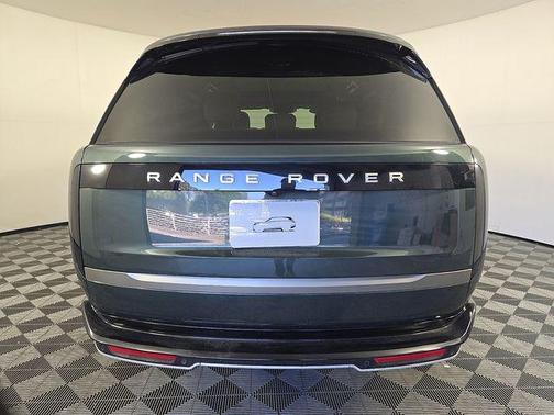 Belgravia Green 2025 Land Rover Range Rover P400 SE 7 Seat