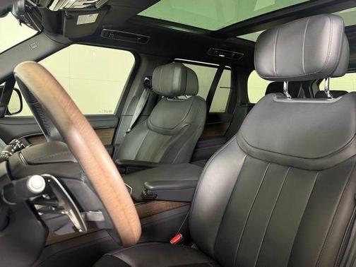 2025 Land Rover Range Rover P550e Autobiography