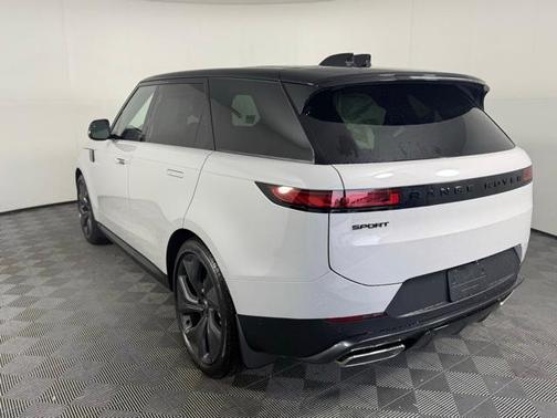 2025 Land Rover Range Rover Sport P360 SE