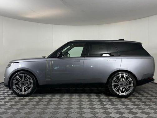 2026 Land Rover Range Rover SE