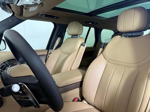 2026 Land Rover Range Rover SE