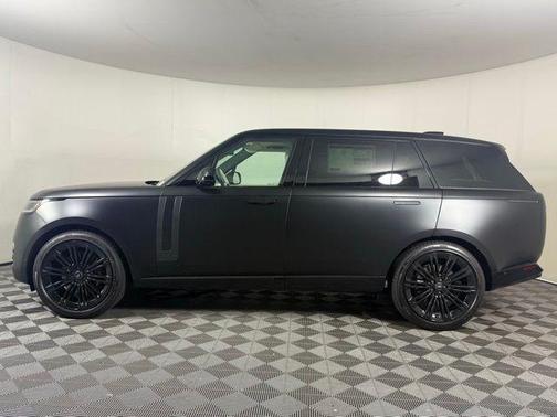 2025 Land Rover Range Rover P530 SE 7 Seat
