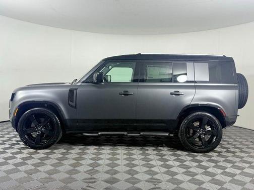 2025 Land Rover Defender P400 X-Dynamic SE
