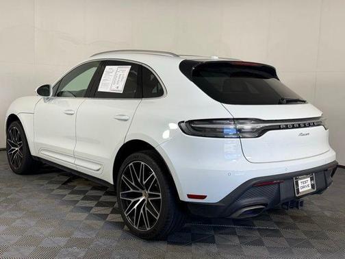 2024 Porsche Macan Base