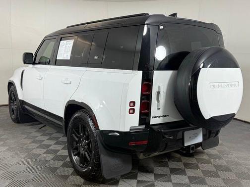 2024 Land Rover Defender P400 X-Dynamic SE