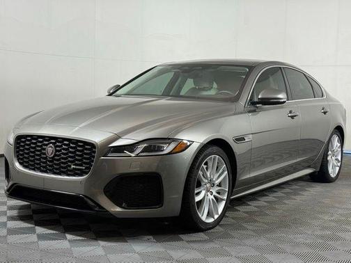 2022 Jaguar XF SE