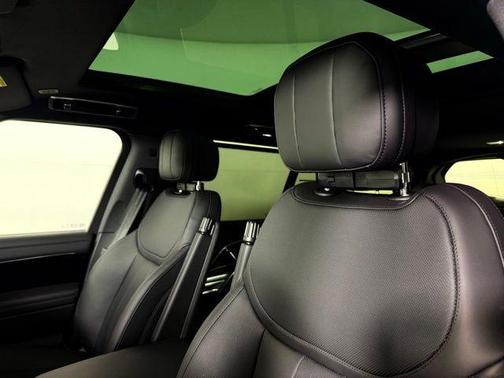 2025 Land Rover Range Rover P530 SE 7 Seat