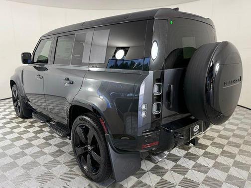 2025 Land Rover Defender P525 V8