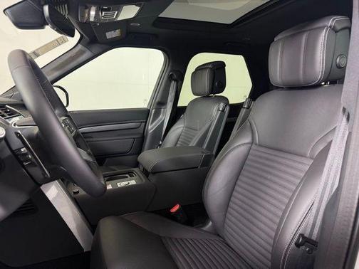 2025 Land Rover Discovery P360 Dynamic SE