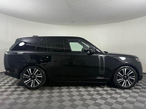 2023 Land Rover Range Rover P530 SE