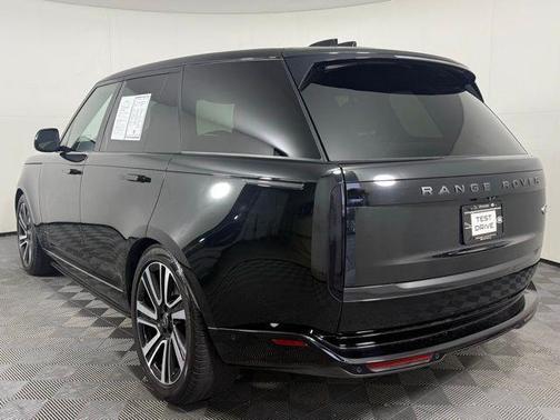 2023 Land Rover Range Rover P530 SE