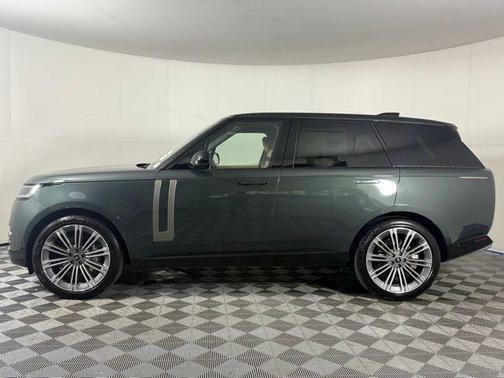 2025 Land Rover Range Rover P400 SE