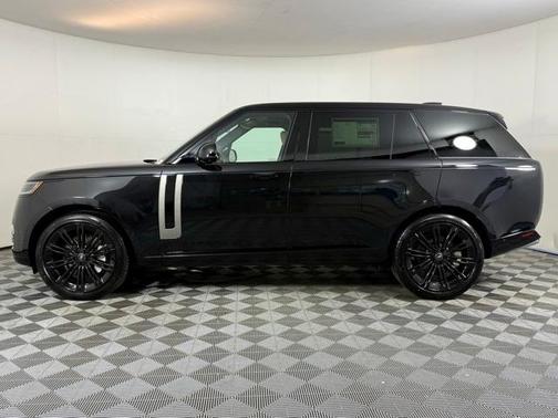 2025 Land Rover Range Rover P530 SE 7 Seat