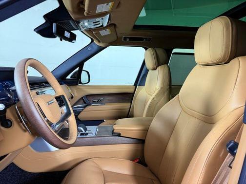 2025 Land Rover Range Rover P530 SE 7 Seat