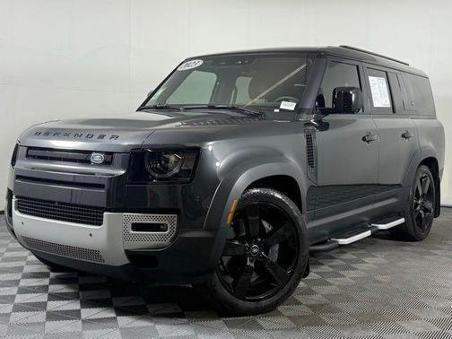 2023 Land Rover Defender SE