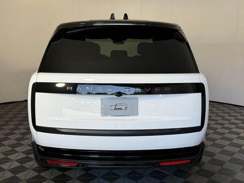 2025 Land Rover Range Rover P530 SE
