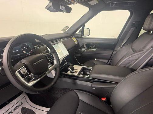 2025 Land Rover Range Rover P530 SE