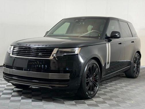 2025 Land Rover Range Rover P615 SV
