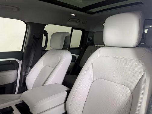 Fuji White 2026 Land Rover Defender P400 X-Dynamic SE