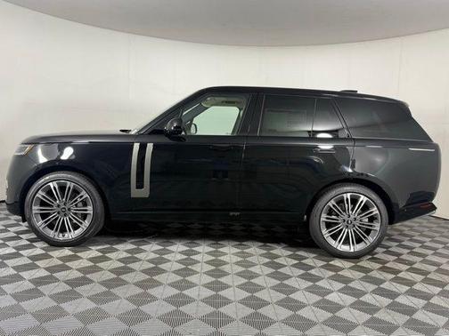 2025 Land Rover Range Rover P400 SE