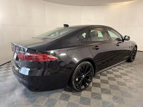 2024 Jaguar XF R-Dynamic SE