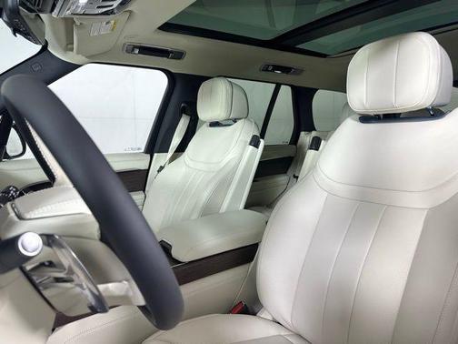 2026 Land Rover Range Rover SE