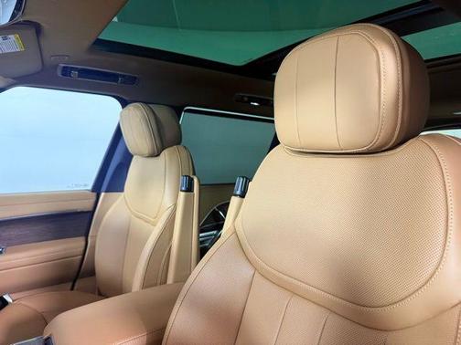 2025 Land Rover Range Rover P400 SE 7 Seat
