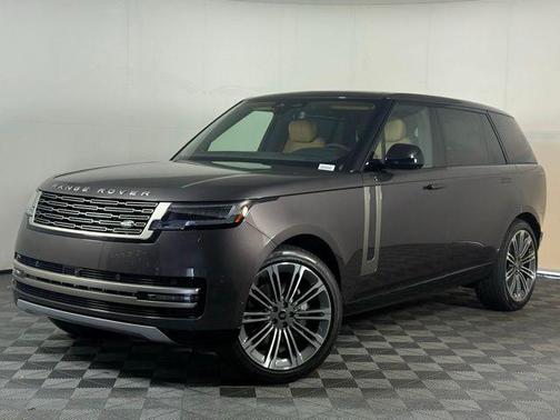 2025 Land Rover Range Rover P400 SE 7 Seat