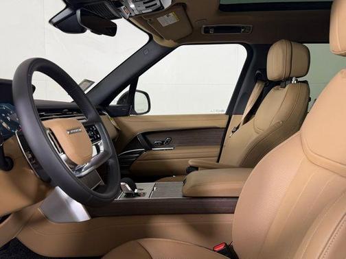 2026 Land Rover Range Rover P400 SE