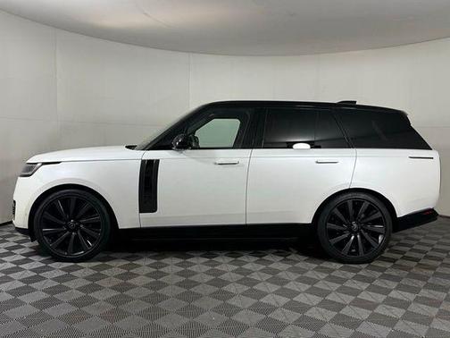 2025 Land Rover Range Rover P615 SV