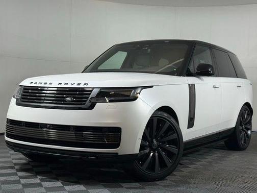 2025 Land Rover Range Rover P615 SV
