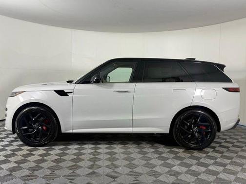 2025 Land Rover Range Rover Sport P460 Dynamic SE