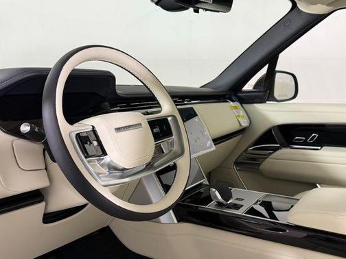 2025 Land Rover Range Rover P530 SE 7 Seat